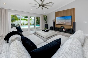 Smart TV - NEW! Palm Harbor Hideaway | Gorgeous Home with Pool & Tropical Oasis (Palm Harbor)