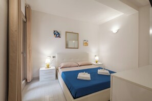 1 bedroom, free WiFi, bed sheets, wheelchair access - LE MUSE Residence - your REFUGE by the sea in Borgo Punta Tegge La Maddalena (La Maddalena)