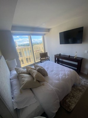 2 chambres, fer et planche à repasser, Wi-Fi, draps fournis