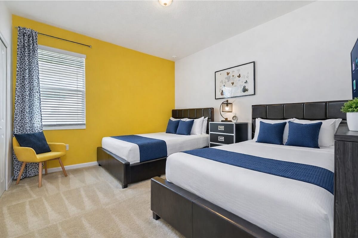 Chambre Quadruple Familiale, 2 lits doubles, non-fumeurs, vue établissement | Literie hypoallergénique, Wi-Fi gratuit, draps fournis