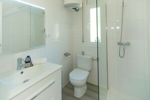 Shower, hair dryer, towels - WELCS CASA 268 EMP cerca de la playa (Rosas / Roses)
