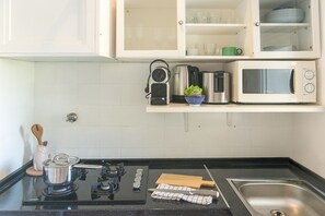 Fridge, microwave, coffee/tea maker, electric kettle