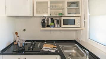 Fridge, microwave, coffee/tea maker, electric kettle