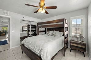 2 chambres, fer et planche à repasser, Wi-Fi, draps fournis