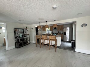 Microwave, oven, stovetop, dishwasher - Private Treasure Island Getaway Sleeps 6 Walk to Beach Includes Golf Cart (Treasure Island)