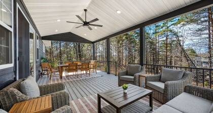 Modern Retreat | 6 Bedrooms- Prime Location & Game Room