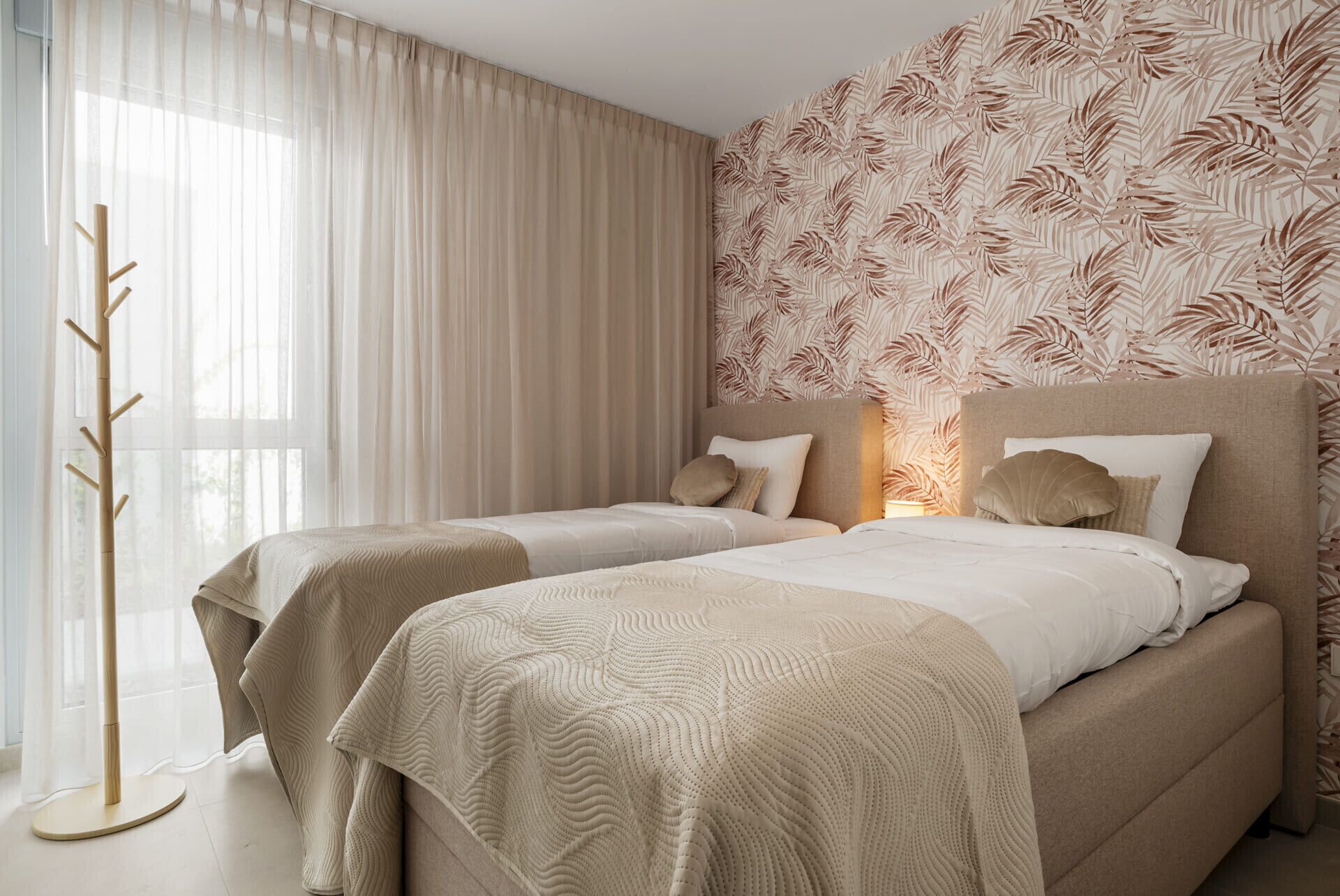 2 bedrooms, in-room safe, iron/ironing board, free WiFi