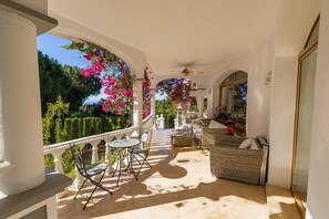 Outdoor dining - Casa Bella | Villa with views and private pool (Mijas)