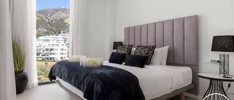 3 bedrooms, in-room safe, iron/ironing board, free WiFi