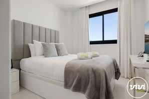 3 chambres, coffres-forts dans les chambres, fer et planche Ă repasser
