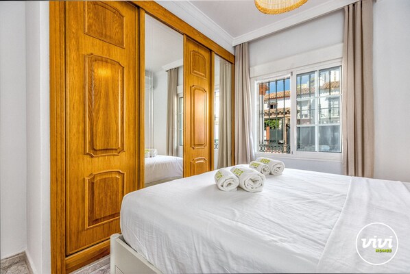 3 bedrooms, in-room safe, iron/ironing board, free WiFi