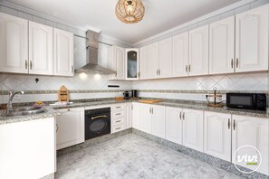 Private kitchen - Casa Elola | terrace - andalusian - fuengirola (Fuengirola)