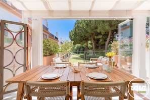 Outdoor dining
