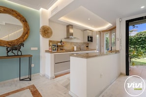 Fridge, microwave, oven, dishwasher - Lochloosa | Pool - terrace - golf (Marbella)