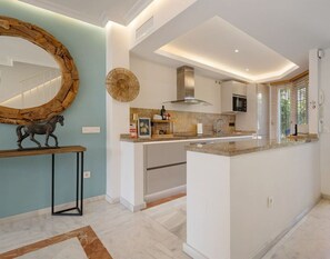 Private kitchen - Lochloosa | Pool - terrace - golf (Marbella)