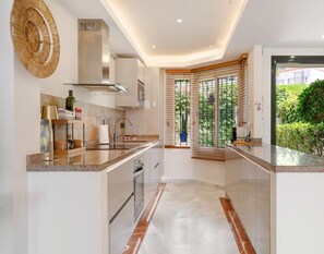 Private kitchen - Lochloosa | Roof Terrace - Golf View - Pool (Marbella)
