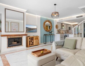 Living area - Lochloosa | Pool - terrace - golf (Marbella)