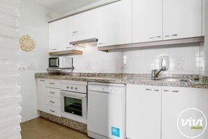 Private kitchen - Vista Palmera | sea view - terrace - pool (Sitio de Calahonda)