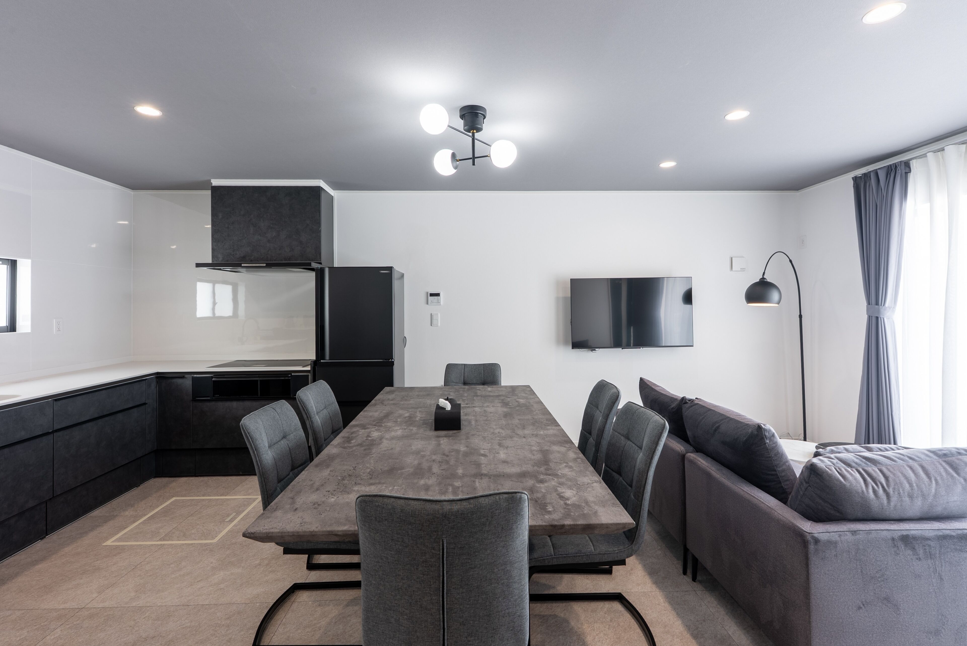 [16 guests] 3LDK (110m²) / 5 beds + 3 folding beds / Pool & sauna / BBQ / Onna 14E/ no smoking | Living area