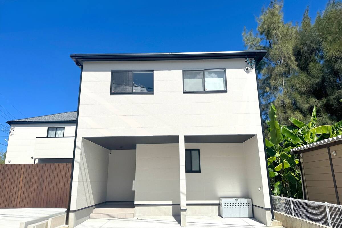[16 guests] 3LDK (130m²) / 5 beds + 3 folding beds / Pool & sauna / BBQ / Onna 14F/ no smoking | Desk, blackout curtains, iron/ironing board, free cots/infant beds