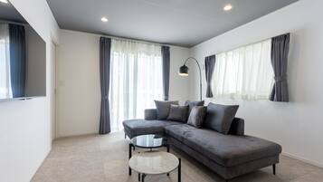 Villa, para no fumadores (3LDK/Swimming pool, Sauna/Onna14C) | Área de sala de estar