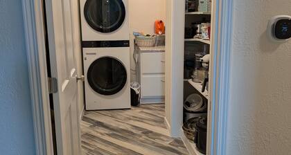 Rally Oasis, Quieter neighborhood, Walking distance to Main Street