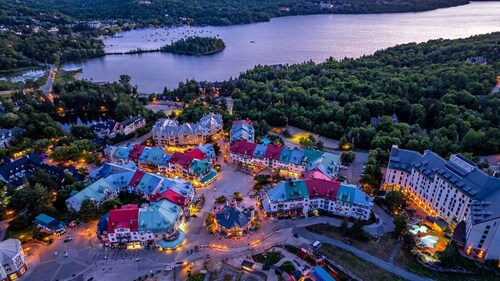 🏡 Chalet Inukshuk – Luxury Log Cabin with Spa, Lake View & Club Access near Mont-Tremblant