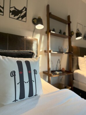 4 bedrooms, desk, iron/ironing board, travel crib