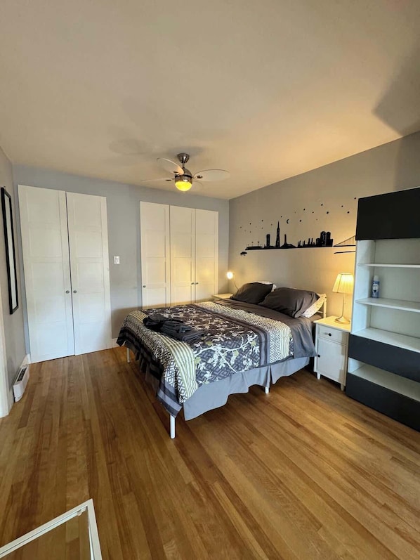 Iron/ironing board, free WiFi, bed sheets