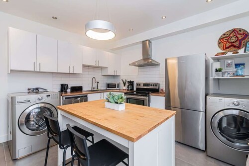 Modern vibrant with Parking – 2BR and confort