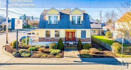 5-bedroom & 5 Bathroom house in nice Central Everett. Wi-Fi,
Rent single Room