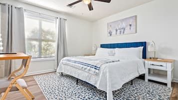 Desk, travel cot, WiFi, bed sheets