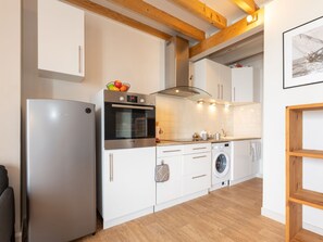 Fridge, oven, cookware/dishes/utensils