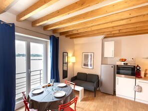 Unclassified image, 2 of 26, button - Quai Thomas by Interhome (Cancale)