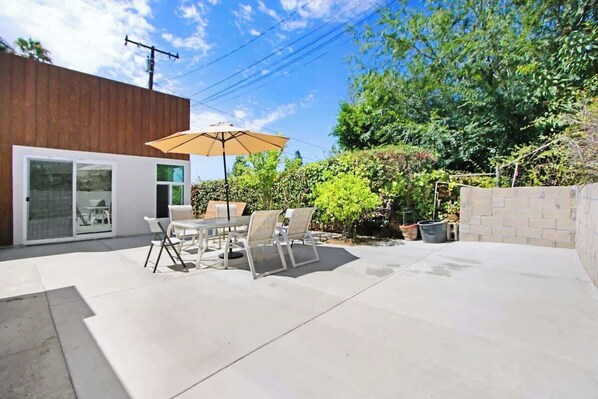 Outdoor dining