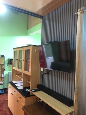 Interior - Quiet Garden Home, pet friendly. Place where people, birds, and plants bonds. (Bacoor)