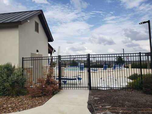  Quiet Private Room & Bath in Cozy Home