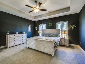 5 Schlafzimmer, Schreibtisch, kostenloses WLAN, Bettwäsche
