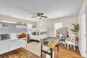 4 bedrooms, desk, iron/ironing board, travel crib