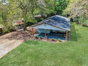 المنشأة من الخارج