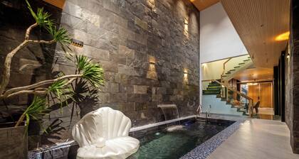 Villa with a swimming pool near Dragon Bridge and just a 2 minute to the beach