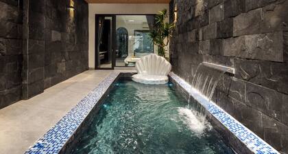 Villa with a swimming pool near Dragon Bridge and just a 2 minute to the beach