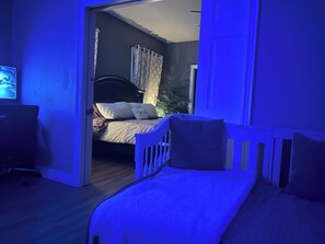 4 chambres, fer et planche à repasser, Wi-Fi, draps fournis