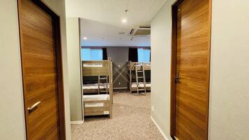 Familjerum | Mörkläggningsgardiner, strykjärn/strykbräda och gratis wi-fi