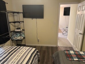 2 bedrooms, iron/ironing board, free WiFi, bed sheets