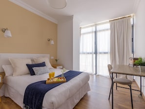 3 chambres, fer et planche à repasser, accès Internet, draps fournis