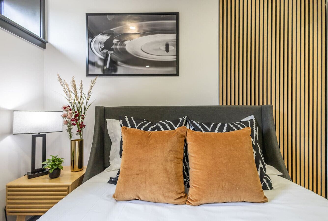 4 Schlafzimmer, Schreibtisch, Bügeleisen/Bügelbrett, Reisekinderbett