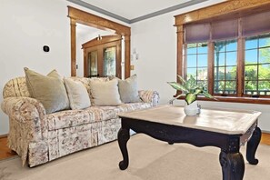 TV, fireplace, offices