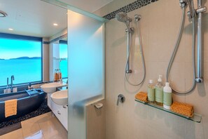 Luxury Apartment, Sea View, Oceanfront | Bathroom - Edge 18 Waterfront Luxury (Whitsundays)
