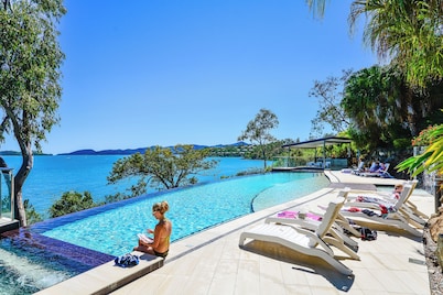 Edge 18 Waterfront Luxury